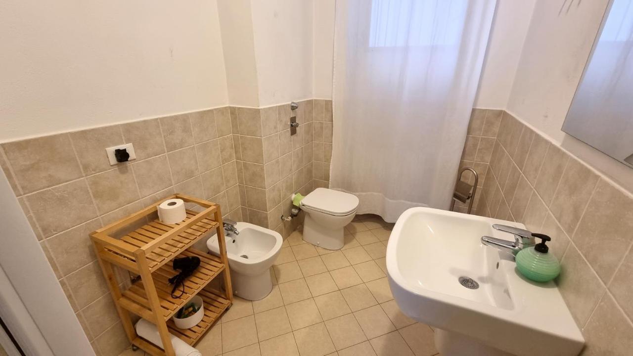 Апартаменты Affittimoderni Milano White Экстерьер фото