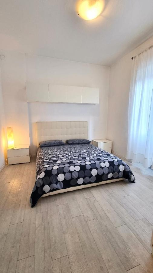 Апартаменты Affittimoderni Milano White Экстерьер фото