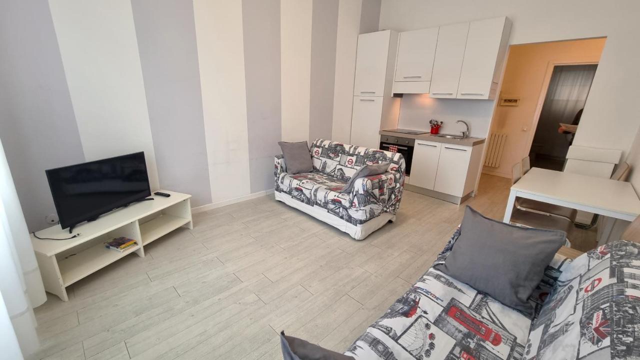 Апартаменты Affittimoderni Milano White Экстерьер фото
