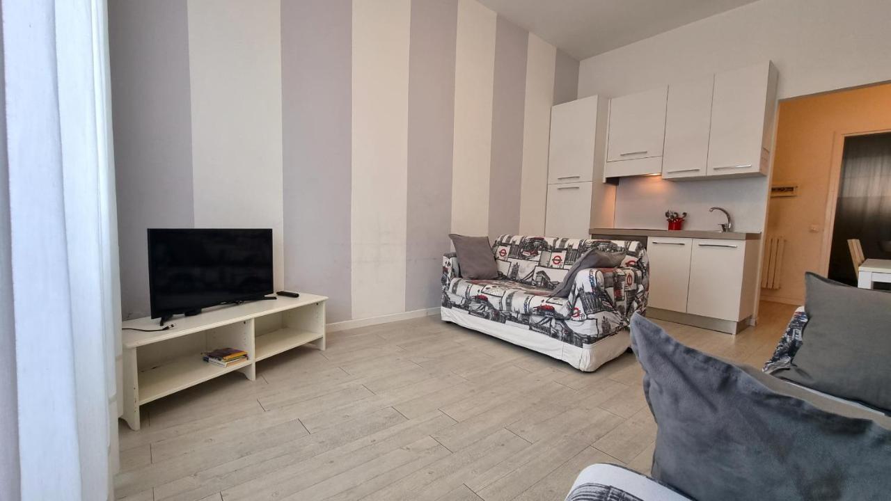 Апартаменты Affittimoderni Milano White Экстерьер фото